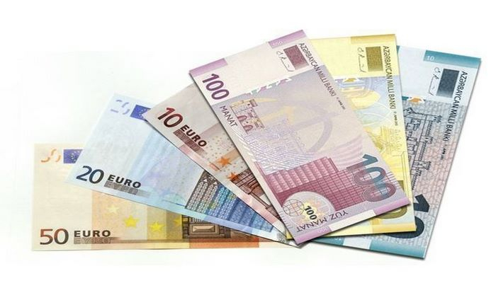 Манат продолжает укрепляться к евро