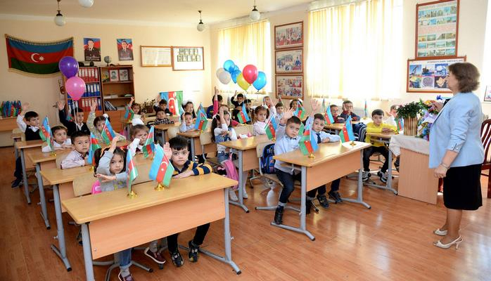 В Баку родителям будущих первоклассников предоставлены новшества