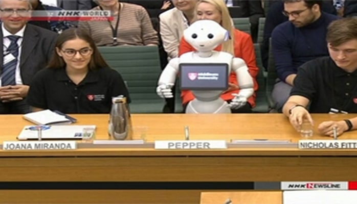 Robot tarixdə ilk dəfə Böyük Britaniya parlamentində çıxış edib
