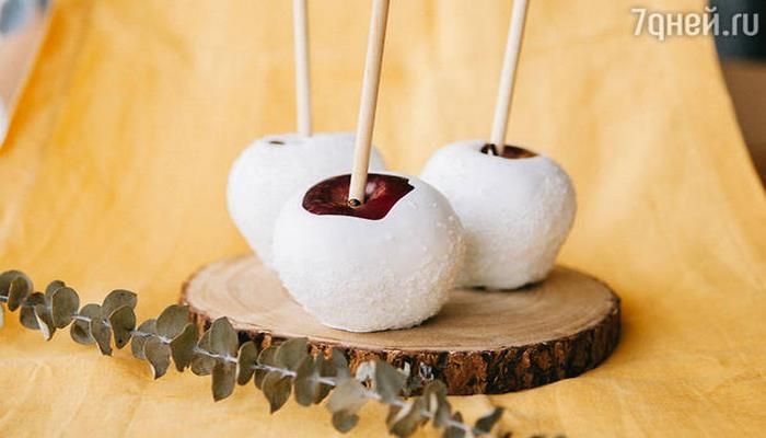 Яблоки в белом шоколаде: рецепт семейного лакомства