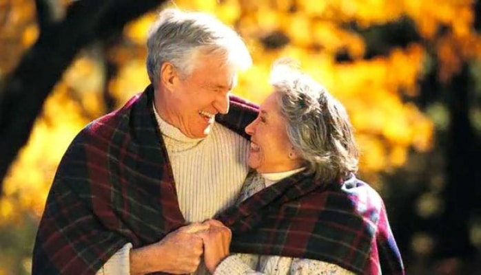 70 il evli olan cütlük eyni gündə vəfat etdi