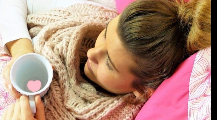 Terapevtdən xəbərdarlıq: Qrip üçün olan toz dərmanları qarışdırıb içməyin