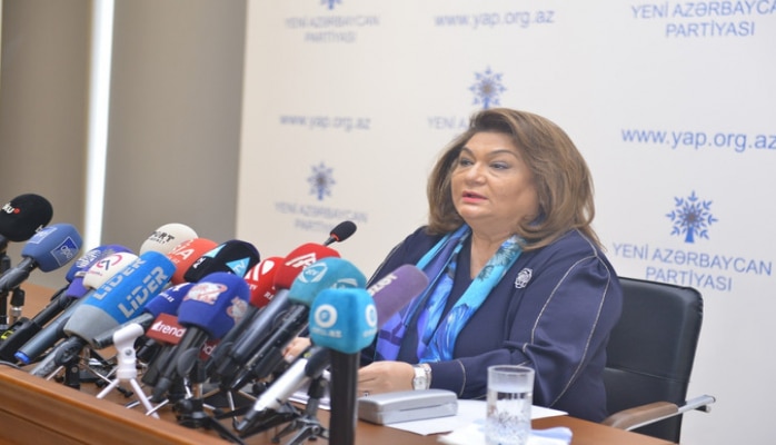 Hicran Hüseynova hərbi helikopterə minməsi barədə açıqlama verib: 'Ora nə kefə getmişdim, nə də kurorta'