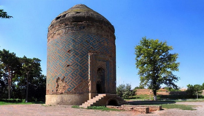 Тайны и легенды мавзолея «Аллах-Аллах» в Барде