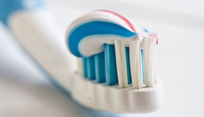 Ученые назвали смертельную опасность зубной пасты