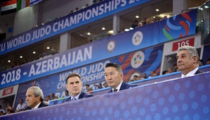 Monqolustan Prezidenti Bakıda cüdo üzrə dünya çempionatını izləyib