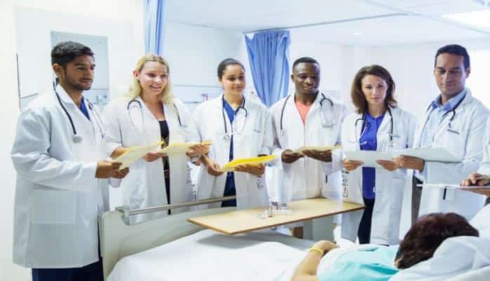 В Венгрии повысят зарплаты врачам