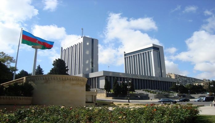 Азербайджан увеличивает сумму средств из госбюджета на образование и здравоохранение