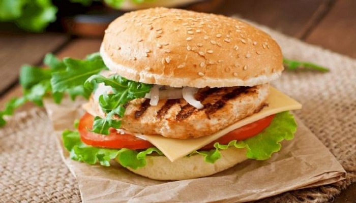 Tavuk hamburger | Meşhur burger zincirlerini bile kıskandıracak özel tarif