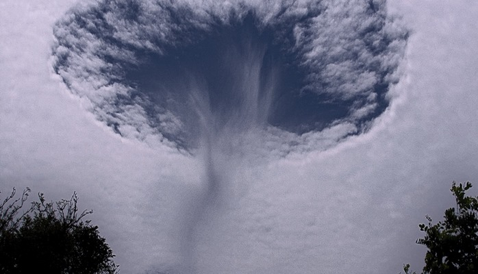 BƏƏ səmasında sirli `dəlik` hər kəsi qorxutdu