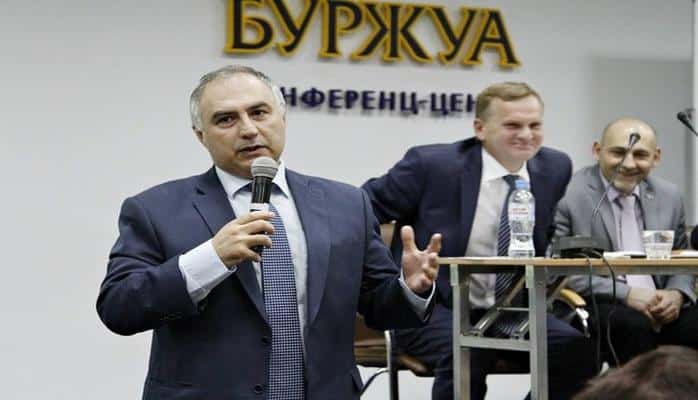 Sankt-Peterburq Dövlət Universitetinin professoru