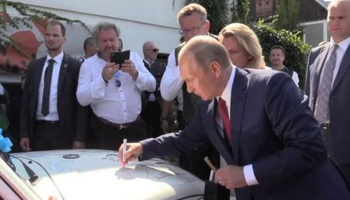 Putinin imzası olan köhnə maşın 20 min avroya satıldı