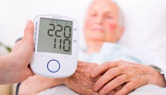 Давление как у космонавта: медики назвали продукты, которые быстро справятся с гипертонией