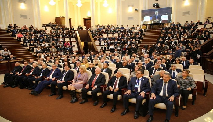 Начала свою работу международная конференция, посвященная 90-летнему юбилею академика Азада Мирзаджанзаде
