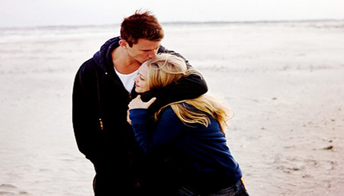 Sevgilinizlə barışmağın 9 yolu