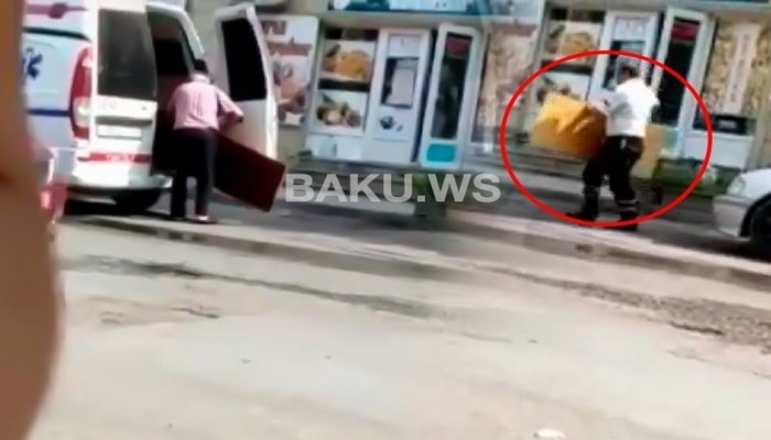 Bakıda təcili yardımla mebel daşındı