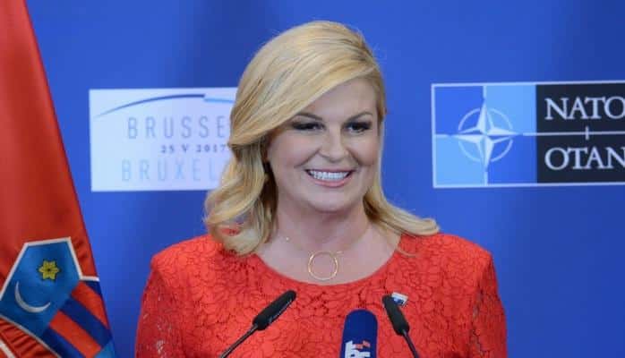 İnək sağan, ikinci əl geyimlər alan kənd qızı necə prezident oldu?