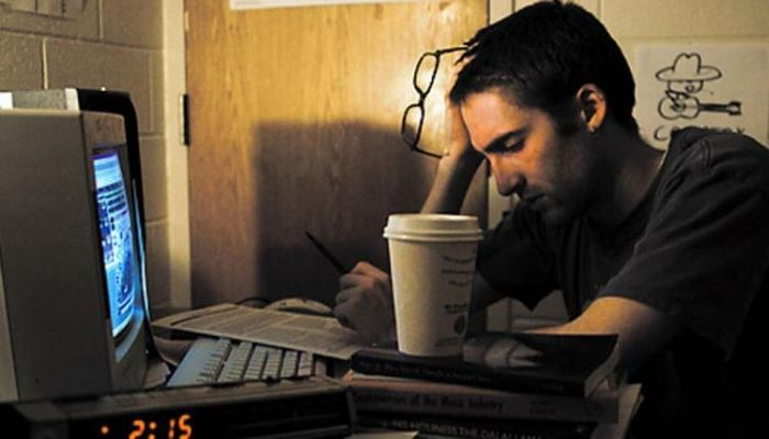 Həkimlər 5 saatdan az yatmağın fəsadlarından danışıblar