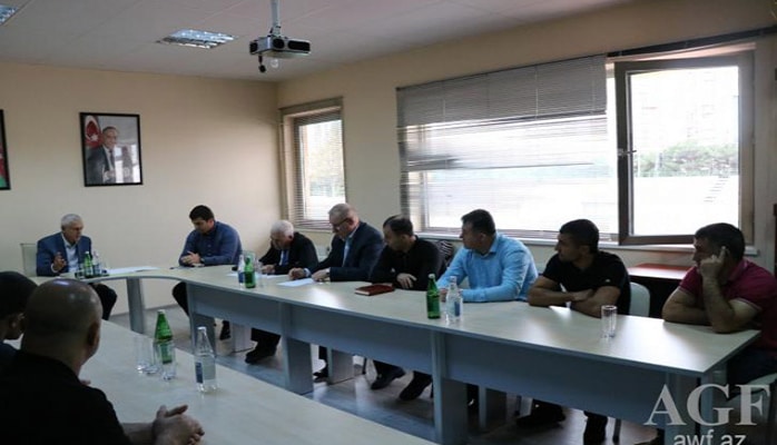 Millimizin baş məşqçisi istefaya göndərildi