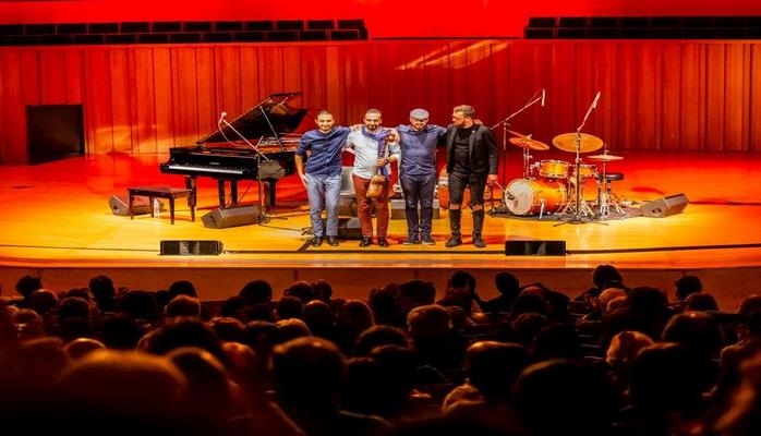 Azərbaycan musiqisi argentinalıları heyran etdi - Musiqiçilər səhnəyə dəfələrlə çağırıldılar