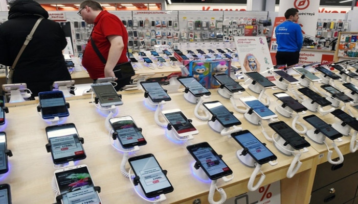 Поставки смартфонов из Китая приостановлены