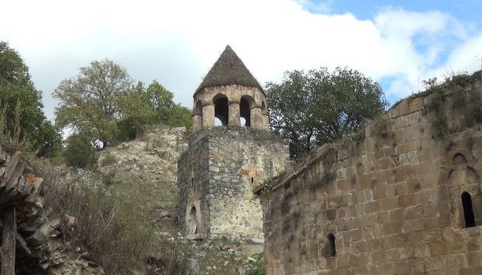 2000 metr yüksəklikdəki qalaya səyahət