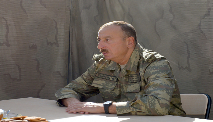 Ильхам Алиев и армия Азербайджана