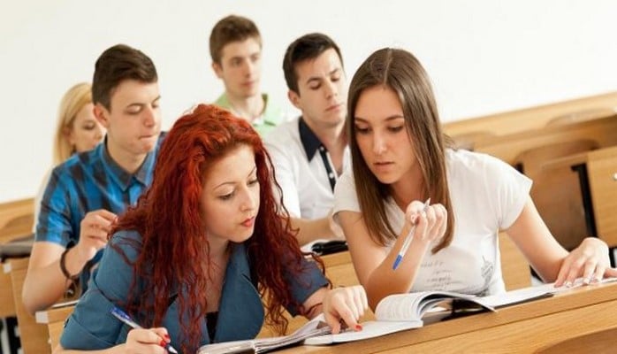 Universitetlərdə 500-600 manat təqaüd alan tələbələr
