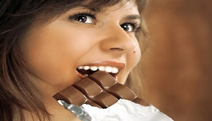 Стоматолог объяснил, почему хлеб для зубов вреднее шоколада
