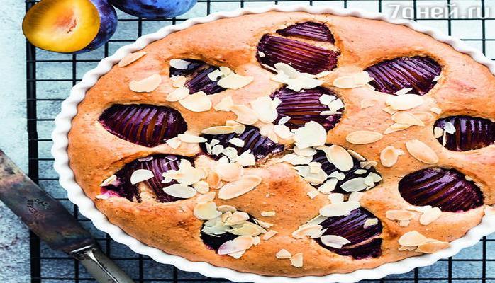 Миндально-сливовый пирог без глютена: рецепт