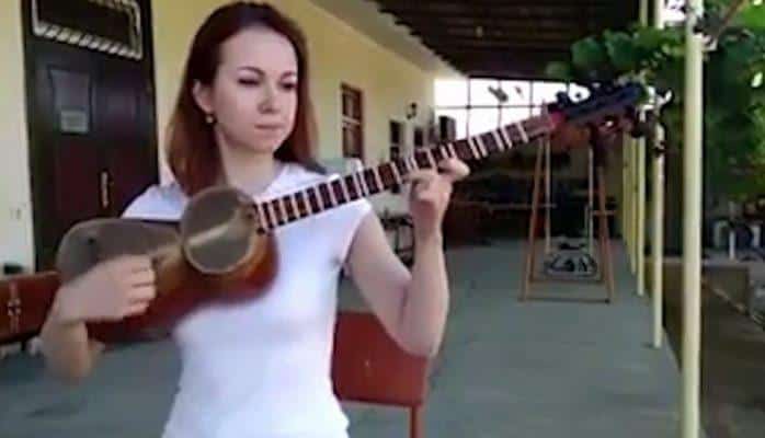 Kanadalı xanım azərbaycanlıları heyran qoydu - Muğamı elə ifa etdi ki...