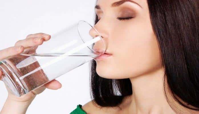 Ученые определили, полезно ли употреблять жидкость во время еды