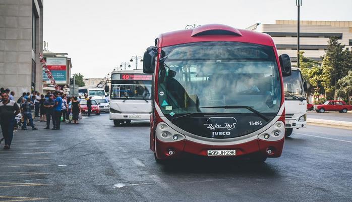 Может быть рассмотрен вопрос льготного проезда студентов и пенсионеров в общественном транспорте Баку