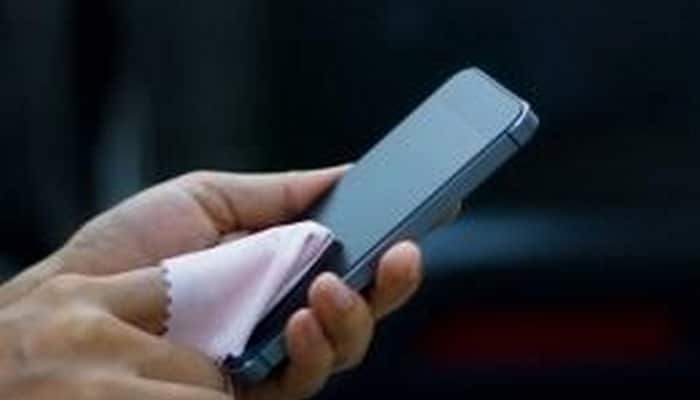 Коронавирус может передаваться через смартфон