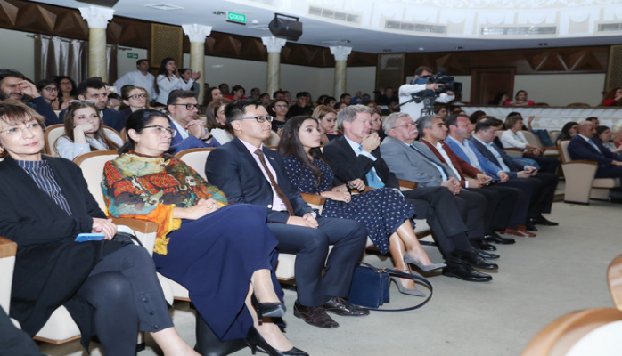 Leyla Əliyeva “Arqonavtlar” beynəlxalq inklüziv tamaşasında iştirak edib