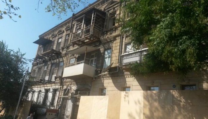 В Баку сносят еще одно архитектурное здание