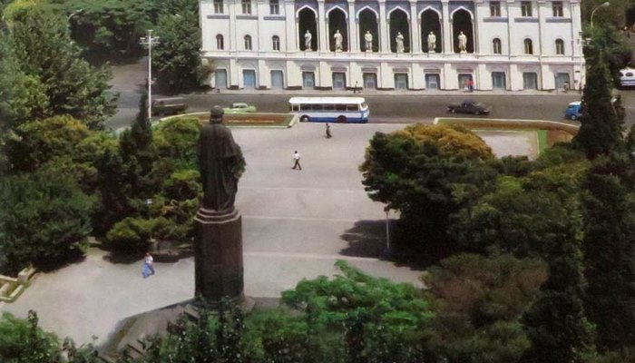Альбом «Баку» 1986 г.: памятники, от Низами до Маркса и Вургуна (ФОТО)