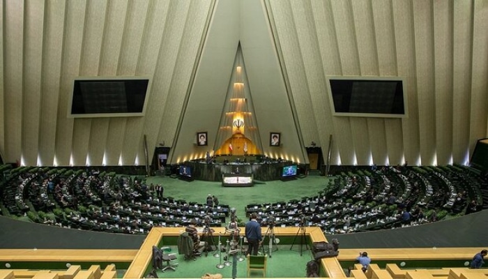 Kritik qərar: Təhlükə böyüyür –  İran parlamenti təcili toplanır