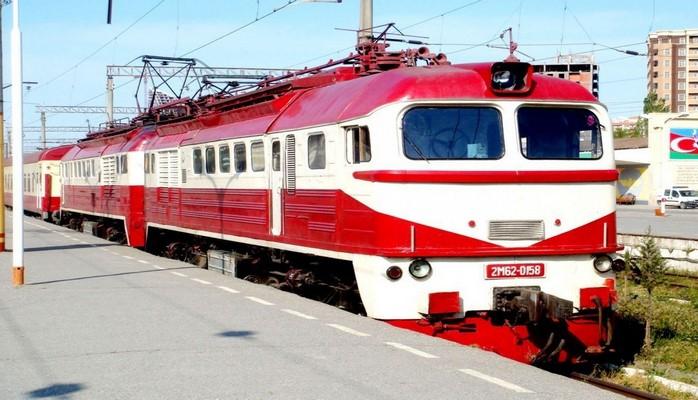 Поезд Баку-Гянджа будет развивать скорость до 150-160 км/ч