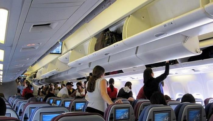 Çində 4 dollara təyyarə biletinin satışı başlayıb