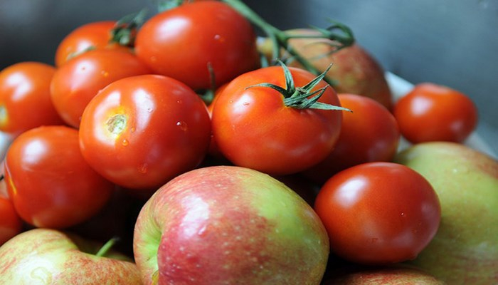 Bu insanlar hər gün 3 alma və 2 pomidor yeməlidir