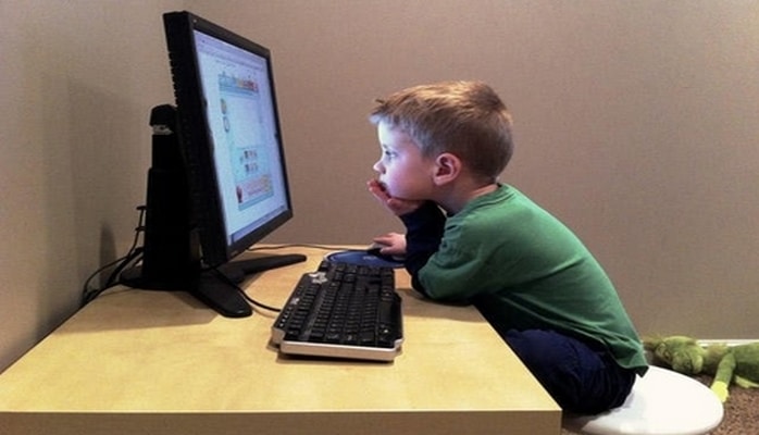 Azyaşlıları kompüter və telefondan necə uzaq tutmalı?