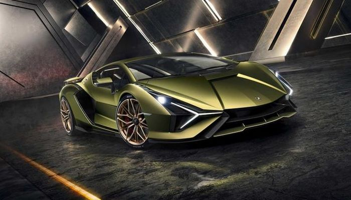 "Lamborghini"dən ilk hibrid superkar
