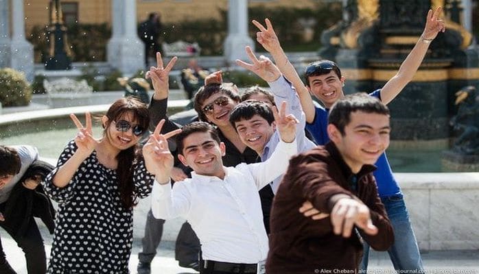Азербайджан в рейтинге стран мира по уровню счастья