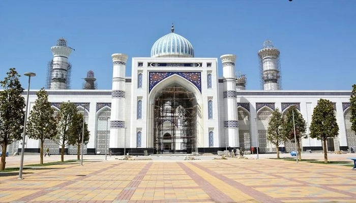 Orta Asya'nın en büyük camisi Duşanbe'de yükseliyor