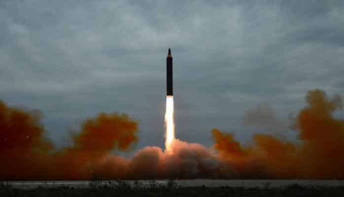 Şimali Koreya yaxın mənzilli raket sınaqdan keçirib