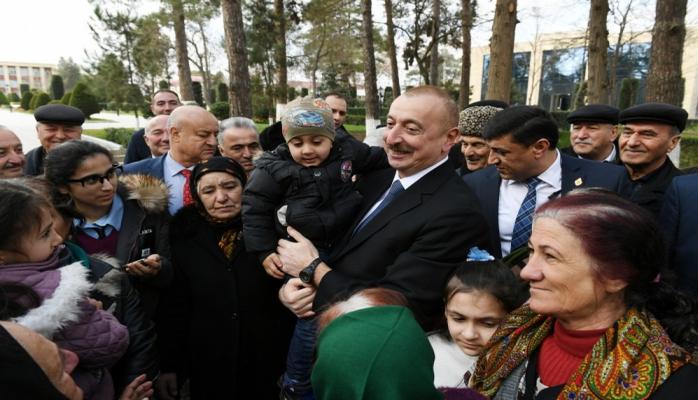 Prezident Beyləqanda sakinlərlə görüşüb