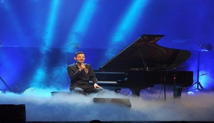 Dünyanın ən cəld pianoçusu Bakıda konsert verdi