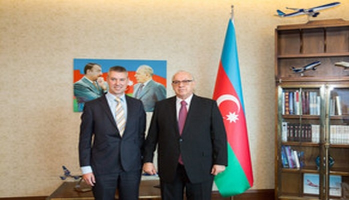 AZAL yeni tipli təyyarələr üçün trenajorlar alacaq