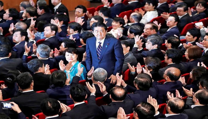 В Японии правящая партия отложила свой съезд из-за коронавируса